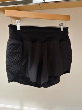 Lululemon Fast and Free Hot Shorts 2.5 Black Quilted Side Panels